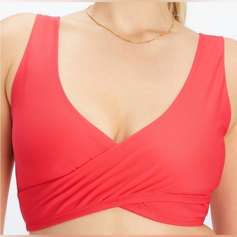 Fabletics Wireless Crossover Bra‎ Low Impact in Strawberry Red NWT Sz-3X.   AA5